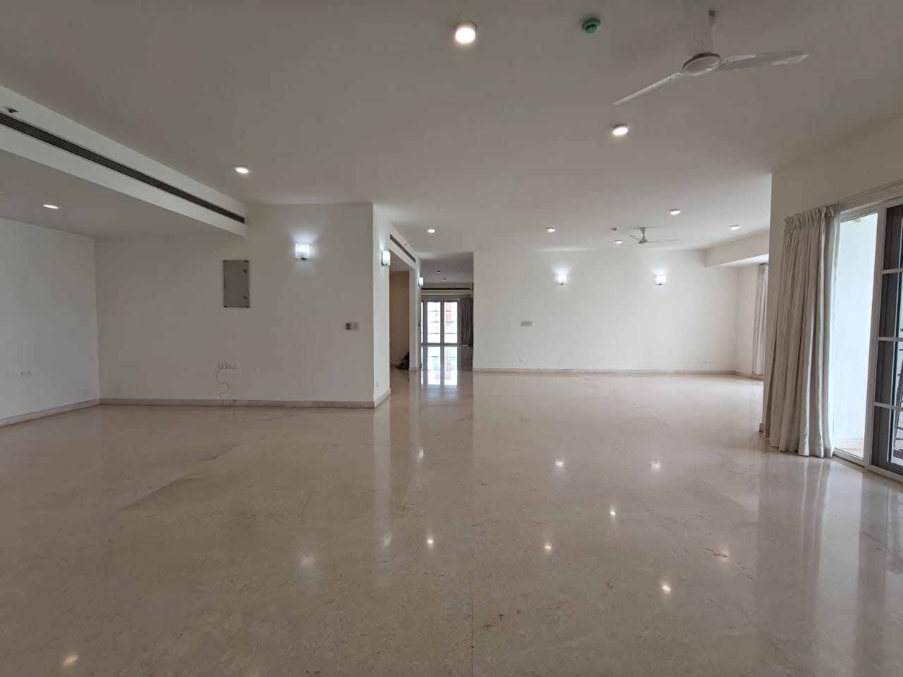 SPACIOUS PREMIUM 4 BEDROOM APARTMENT FOR RENT  IN PRESTIGE WHITE MEADOWS