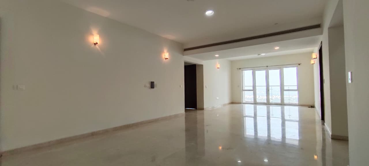 SPACIOUS LUXURY 4 BEDROOM APARTMENT FOR RENT IN PRESTIGE WHITE MEADOWS
