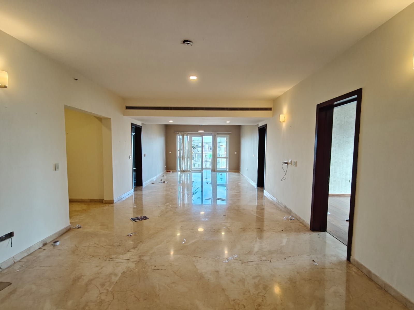 AN EXCEPTIONAL 4-BEDROOM APARTMENT FOR RENT IN PRESTIGE WHITE MEADOWS