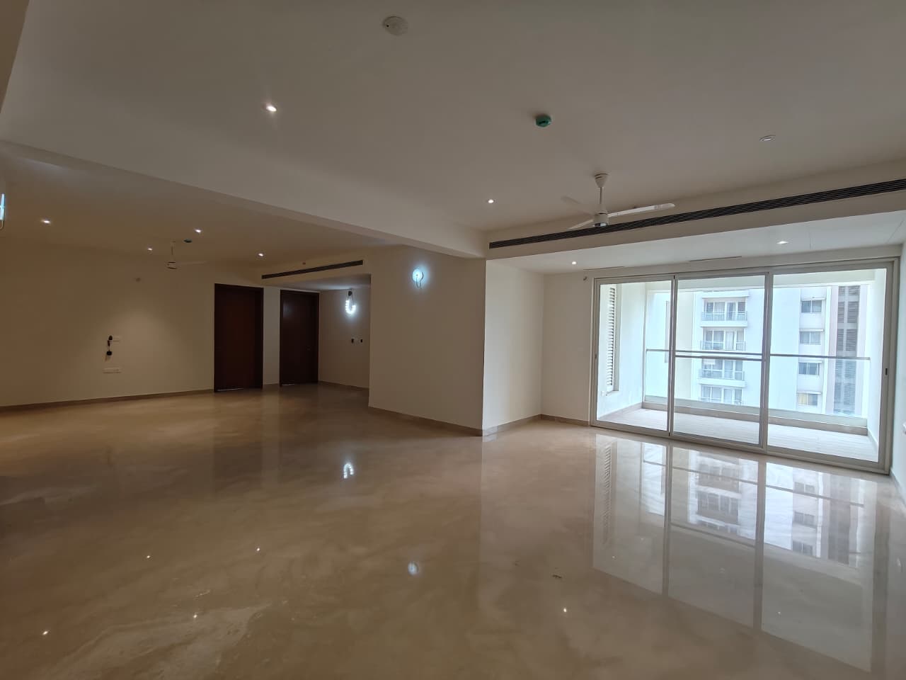 AN EXQUISITE SEMI-FURNISHED 4-BEDROOM RESIDENCE OF DISTINCTION | PRESTIGE WHITE MEADOWS